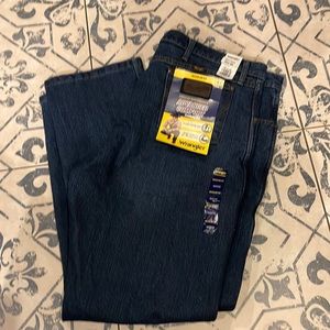 Wrangler Advanced Comfort 44/32 NWT